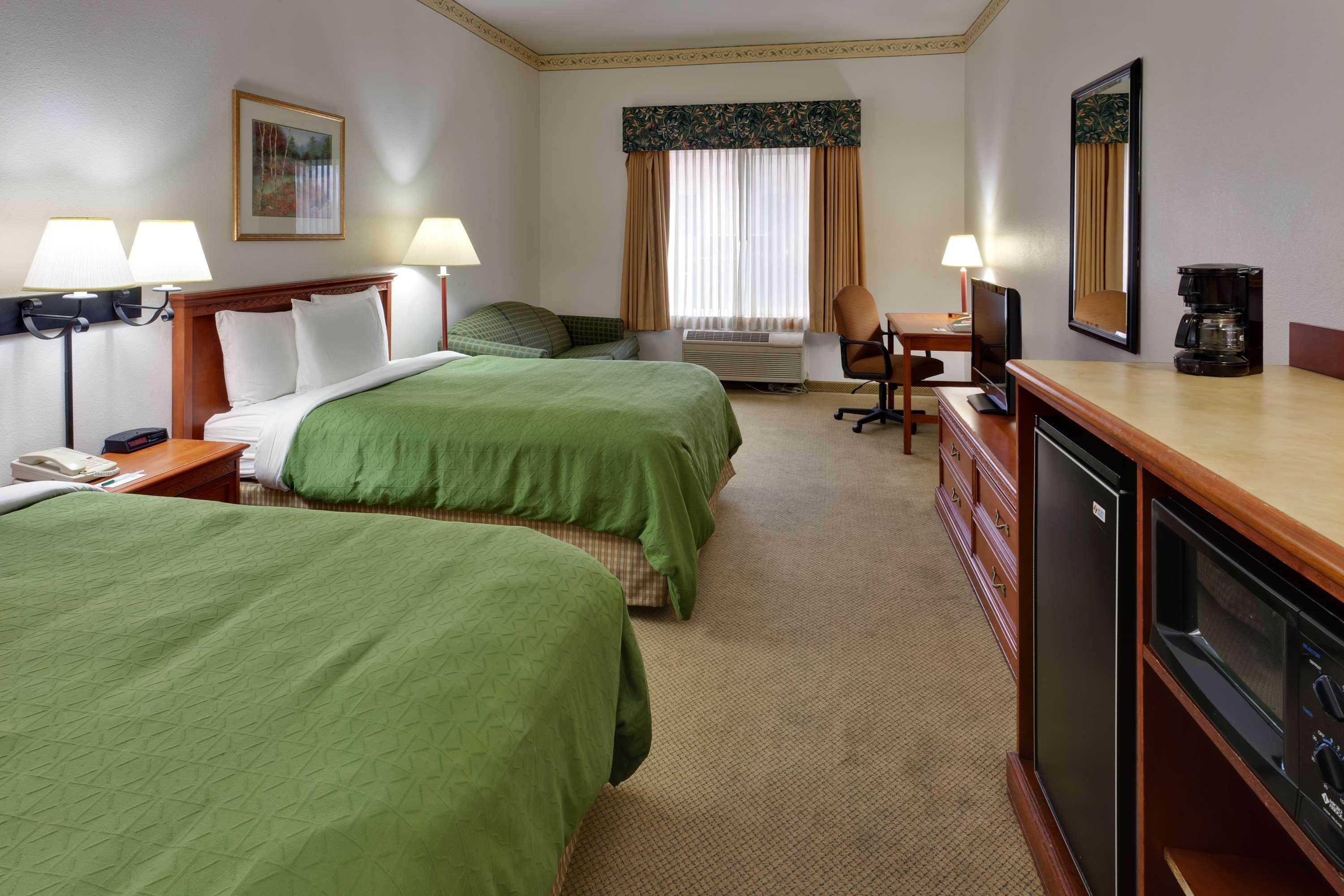 Country & By Radisson, North, Ca 2* Fresno