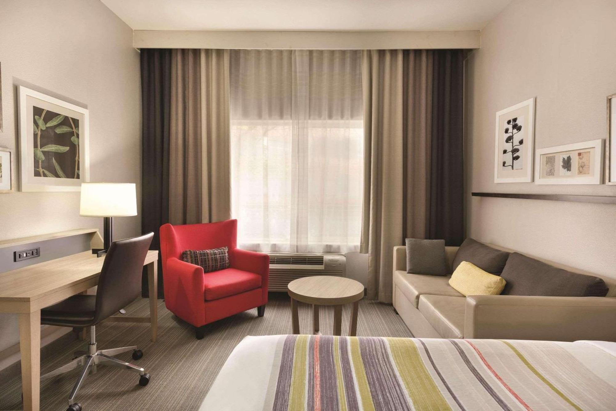 Country & By Radisson, North, Ca Hotel 2*