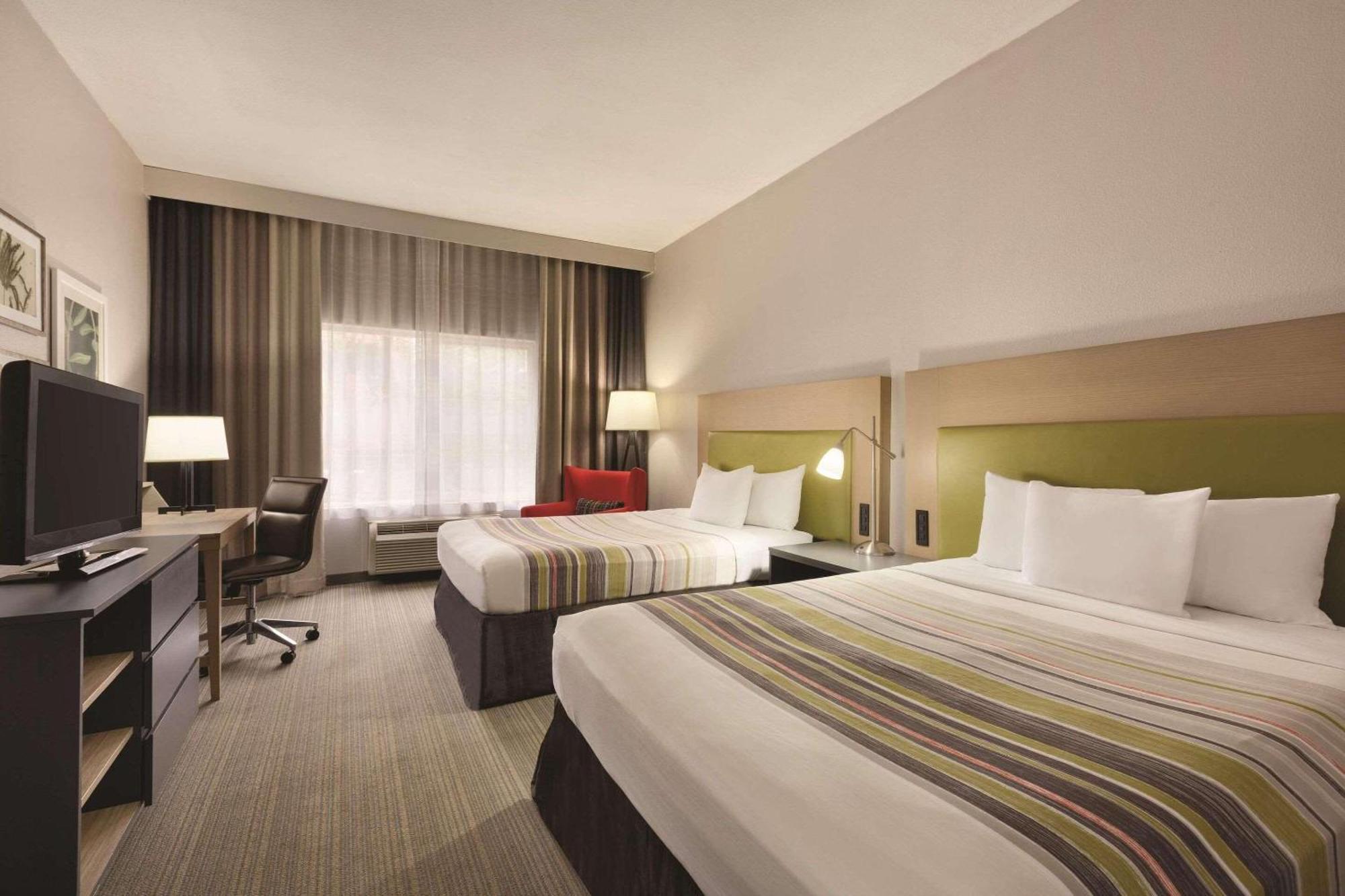 Country & By Radisson, North, Ca Fresno