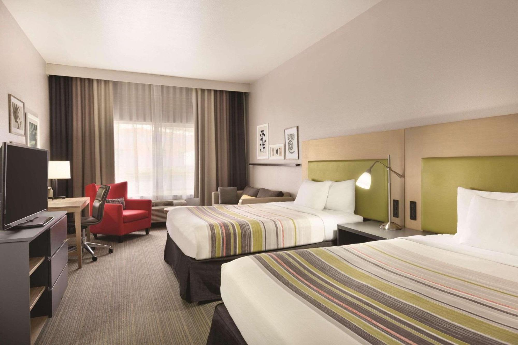 Country & By Radisson, North, Ca Fresno